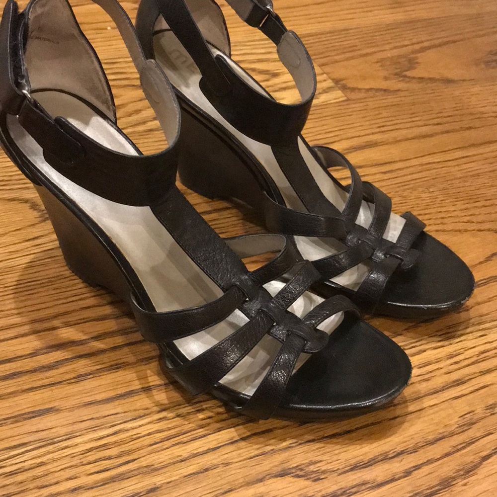 Me Too black wedge sandals